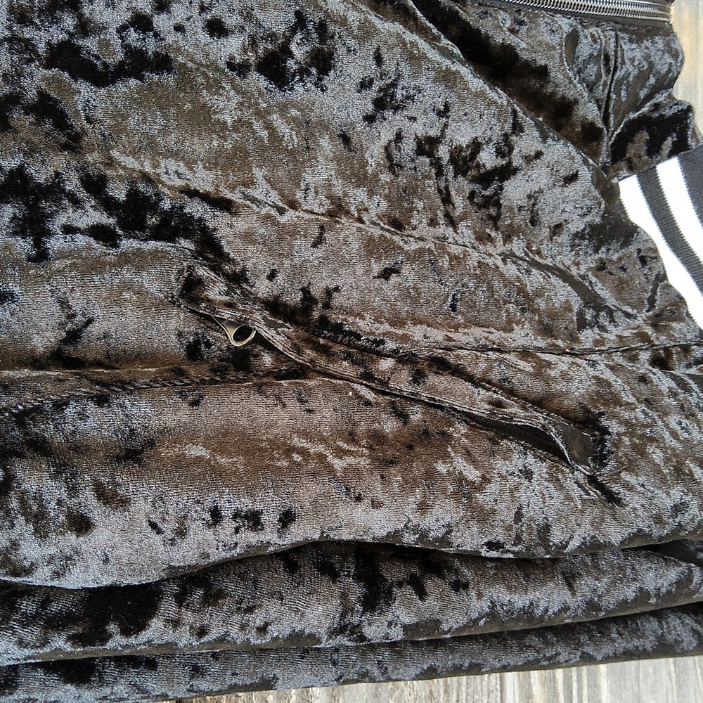 Oklahoma State University ladies black velvet long sleeved jacket size large - Picture 5 of 9